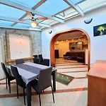 Appartement Xxl Riverside - Pet Friendly Sečovlje